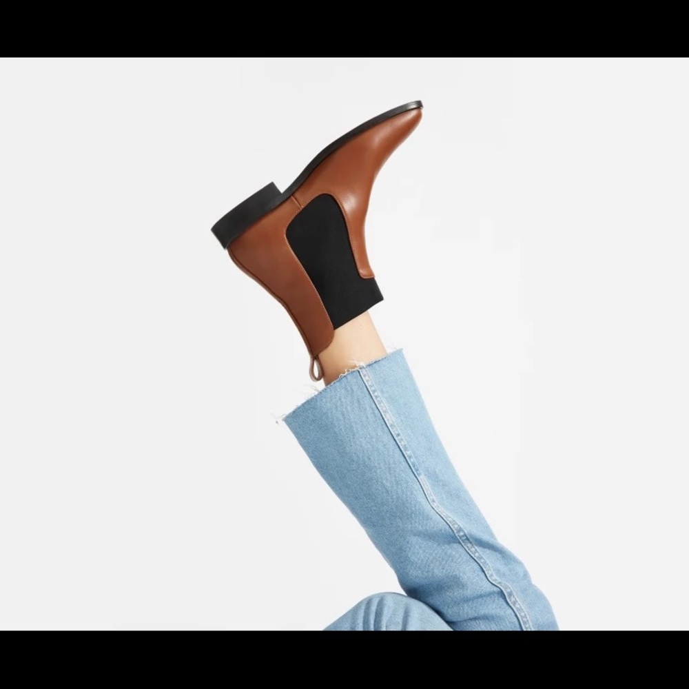Everlane Modern Chelsea boots in Peanut Color - Size 7